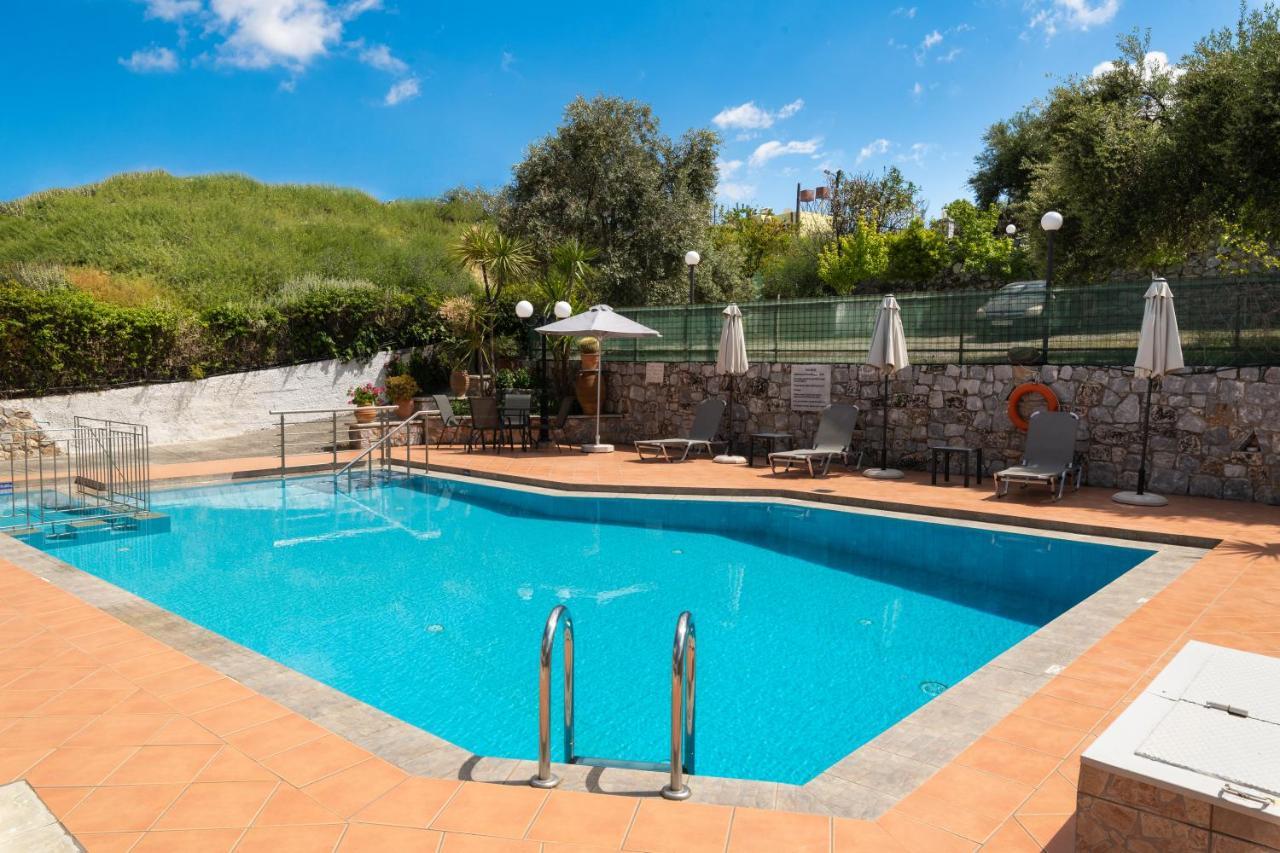 Aphrodite Apartments カリヴェス エクステリア 写真