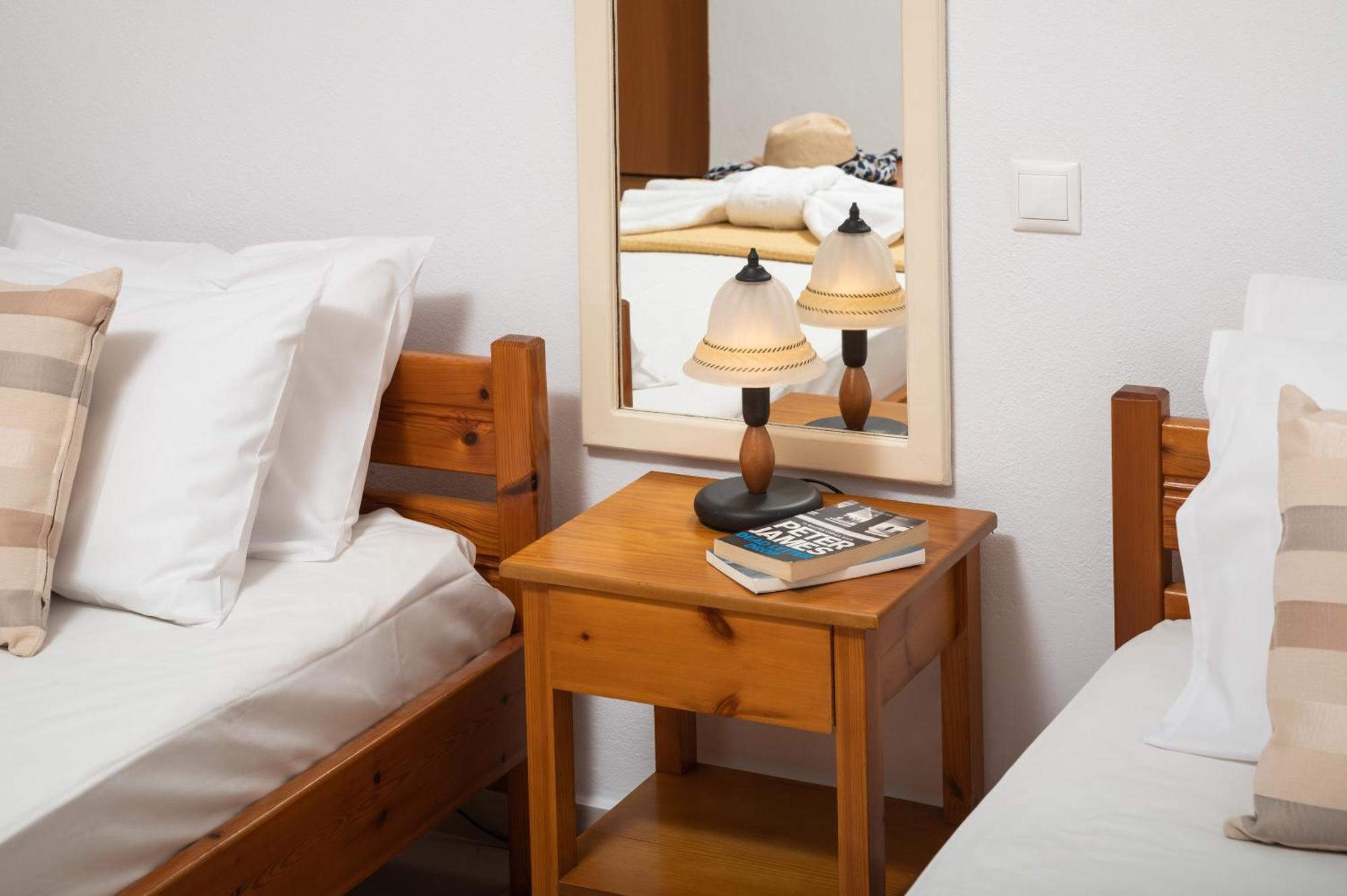 Aphrodite Apartments カリヴェス エクステリア 写真