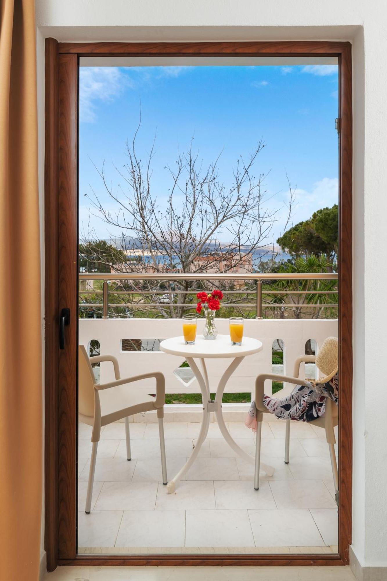 Aphrodite Apartments カリヴェス エクステリア 写真